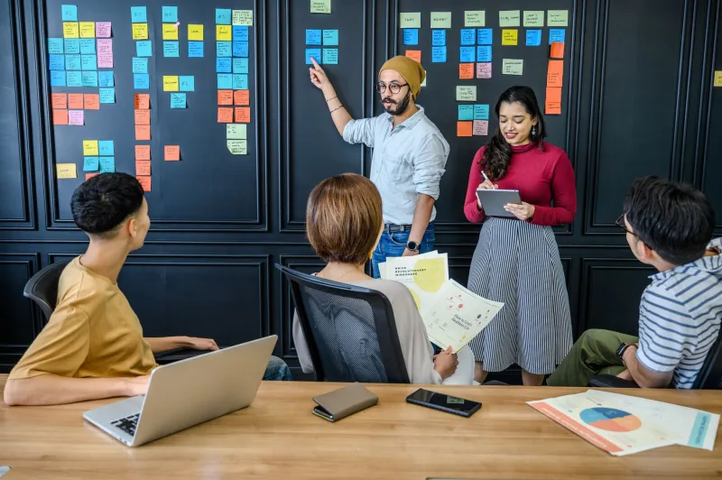 What Separates Thriving Forums From Digital Ghost Towns? The Science Has Answers